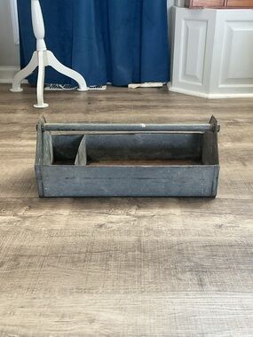 Vintage Rustic Galvanized Heavy Tool Caddy With Handle Planter 19.5x9